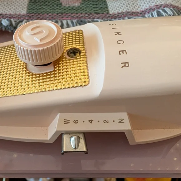 1960s Singer Buttonholer - Picture 5 of 11